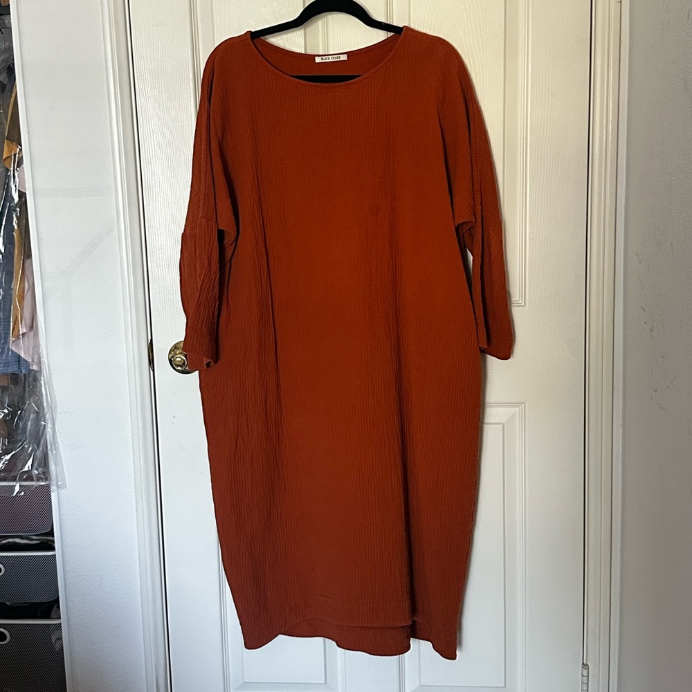 Black crane rust dress